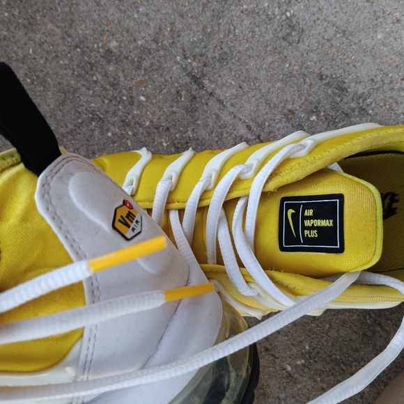 2019 Nike Air VaporMax Plus 'Sunshine Yellow' 7Y (8½W) - Picture 8 of 10